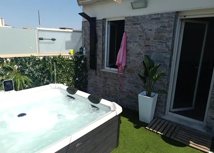 Atico Deluxe Jacuzzi La Cala