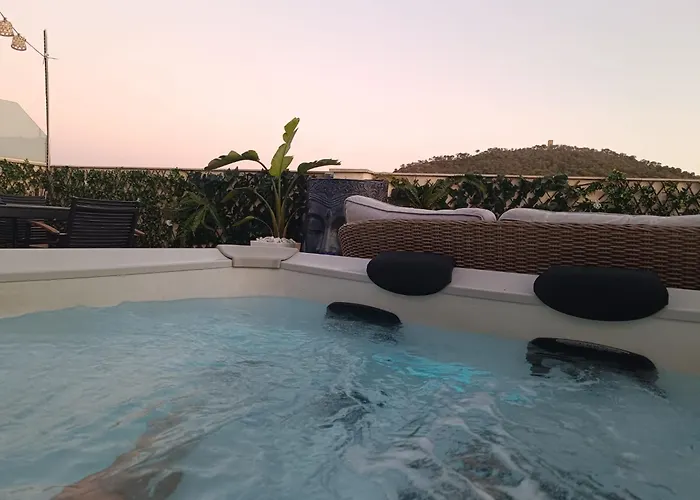Atico Deluxe Jacuzzi La Cala
