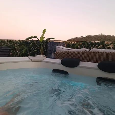 Atico Deluxe Jacuzzi La Cala